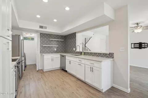 610 E Montebello Ave #46, Phoenix, AZ 85012 photo 13