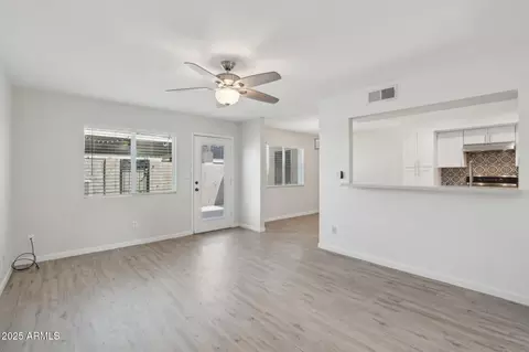 610 E Montebello Ave #46, Phoenix, AZ 85012 photo 10