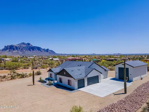 979 E Saddle Butte St, Apache Junction, AZ 85119
