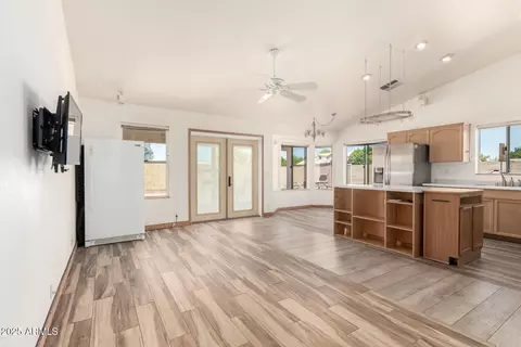 Living - 2356 N Glenview --, Mesa, AZ 85213 photo 4 of 7