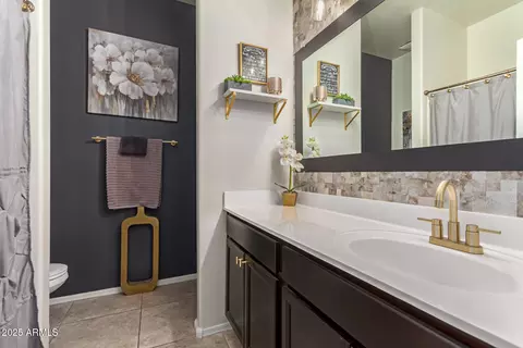 Bath - 30962 W Weldon Ave, Buckeye, AZ 85396 photo 2 of 2