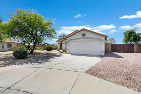 1120 S Valley Dr, Apache Junction, AZ 85120 photo 2