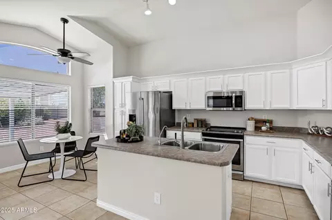 1120 S Valley Dr, Apache Junction, AZ 85120 photo 13