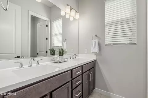 Bath - 18025 N 65th Pl, Phoenix, AZ 85054 photo 2 of 6