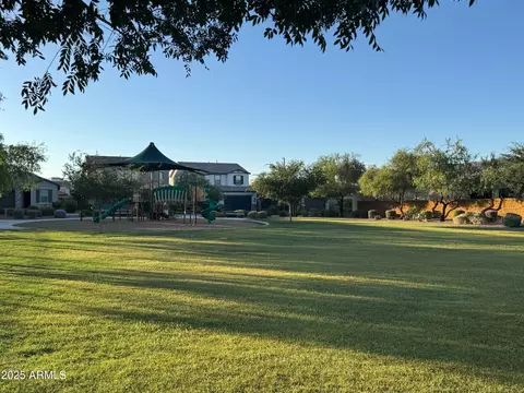 Exterior - 18025 N 65th Pl, Phoenix, AZ 85054 photo 5 of 10
