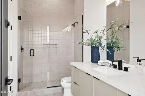 Bath - 3135 N Mountainside Loop, Buckeye, AZ 85396 photo 1 of 6