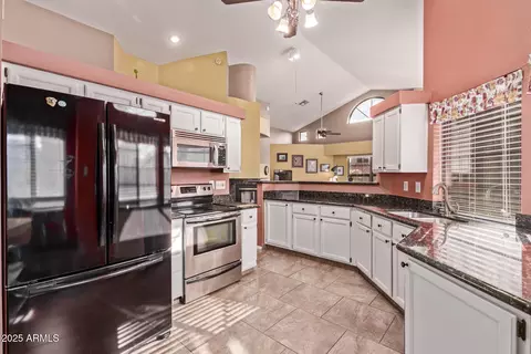 3505 E South Fork Dr, Phoenix, AZ 85044 photo 9