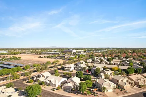 View/Area - 1975 E Chilton Dr, Tempe, AZ 85283 photo 2 of 13