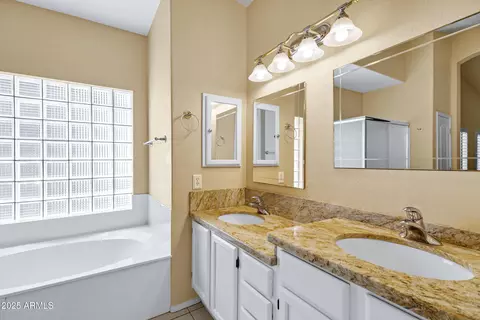 Bath - 1975 E Chilton Dr, Tempe, AZ 85283 photo 3 of 4