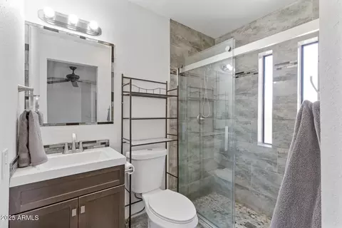 Bath - 905 E Bluefield Ave, Phoenix, AZ 85022 photo 1 of 1