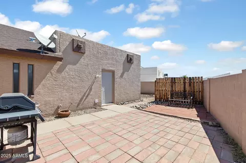 Exterior - 905 E Bluefield Ave, Phoenix, AZ 85022 photo 5 of 6