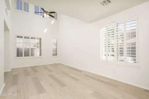 Living - 1024 E Frye Rd #1090, Phoenix, AZ 85048 photo 2 of 3