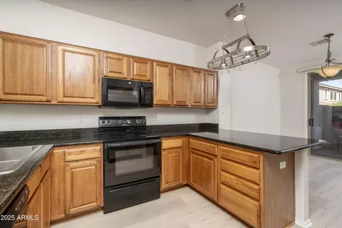 Kitchen - 1024 E Frye Rd #1090, Phoenix, AZ 85048 photo 3 of 3