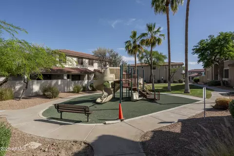 Exterior - 1024 E Frye Rd #1090, Phoenix, AZ 85048 photo 8 of 10