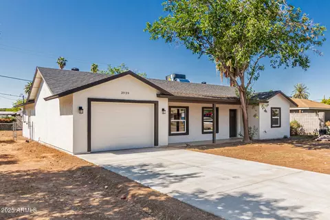 3039 E Willetta St, Phoenix, AZ 85008