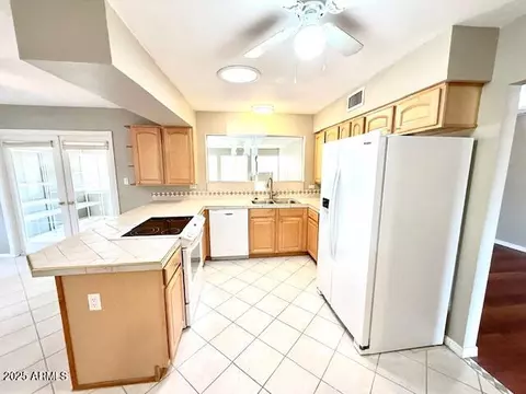 Kitchen - 814 S 80th St, Mesa, AZ 85208 photo 2 of 4