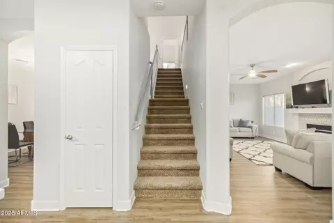 Entry Way - 4088 E Kroll Dr, Gilbert, AZ 85234 photo 4 of 6