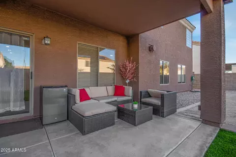 Exterior - 4088 E Kroll Dr, Gilbert, AZ 85234 photo 5 of 13