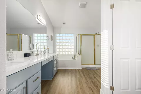 Bath - 4088 E Kroll Dr, Gilbert, AZ 85234 photo 1 of 8