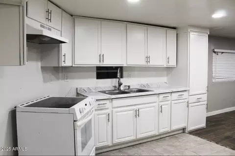 29 W Southern Ave #28, Mesa, AZ 85210