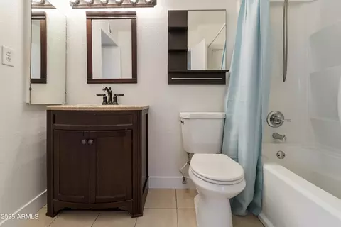 Bath - 1011 E Lodge Dr, Tempe, AZ 85283 photo 2 of 4