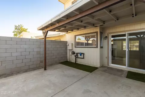 Exterior - 1011 E Lodge Dr, Tempe, AZ 85283 photo 4 of 12