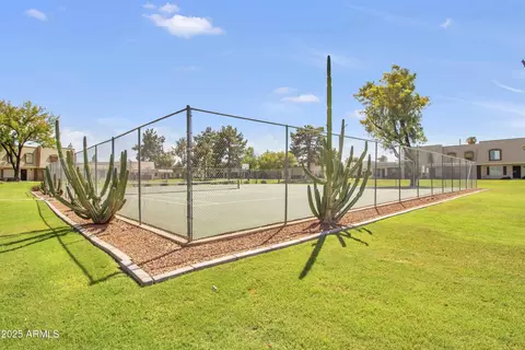 Exterior - 1011 E Lodge Dr, Tempe, AZ 85283 photo 6 of 12