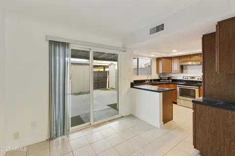 Kitchen - 1011 E Lodge Dr, Tempe, AZ 85283 photo 5 of 6