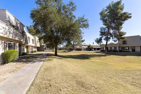 Exterior - 1011 E Lodge Dr, Tempe, AZ 85283 photo 10 of 12