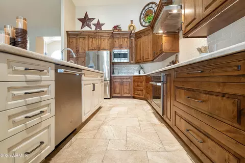 Kitchen - 541 E Spur Ave, Gilbert, AZ 85296 photo 4 of 8