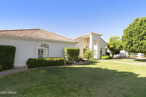 Exterior - 541 E Spur Ave, Gilbert, AZ 85296 photo 2 of 10