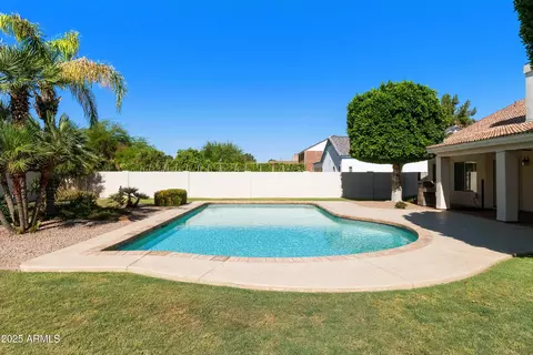 Exterior - 541 E Spur Ave, Gilbert, AZ 85296 photo 7 of 10