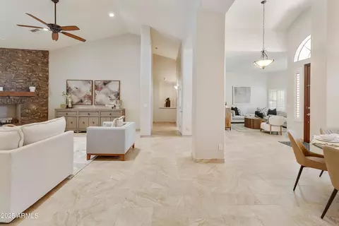 Entry Way - 541 E Spur Ave, Gilbert, AZ 85296 photo 2 of 3