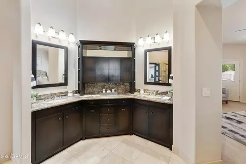 Bath - 541 E Spur Ave, Gilbert, AZ 85296 photo 3 of 6