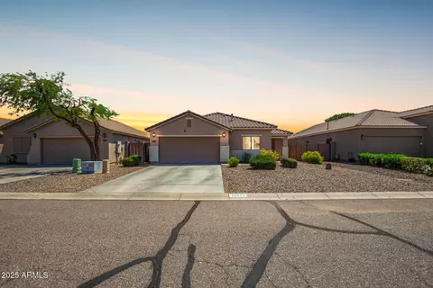 34463 N Karan Swiss Cir, San Tan Valley, AZ 85143