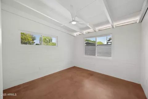 Bedroom - 5815 N 10th Pl, Phoenix, AZ 85014 photo 2 of 5