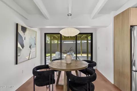 Dining - 5815 N 10th Pl, Phoenix, AZ 85014 photo 1 of 3