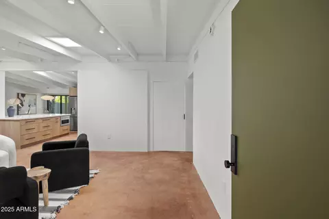 Entry Way - 5815 N 10th Pl, Phoenix, AZ 85014 photo 1 of 5