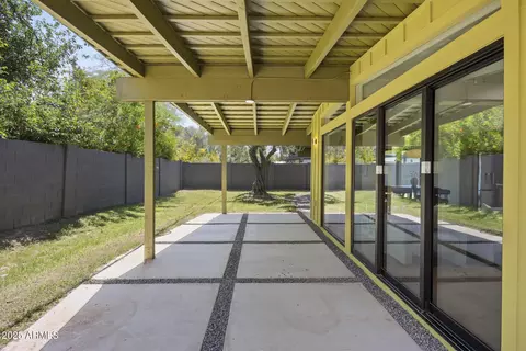 Exterior - 5815 N 10th Pl, Phoenix, AZ 85014 photo 9 of 14