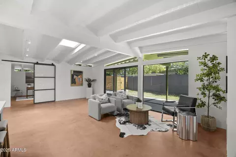 Living - 5815 N 10th Pl, Phoenix, AZ 85014 photo 2 of 2