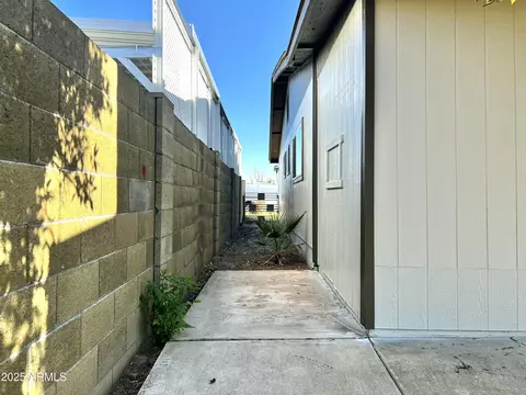 Exterior - 344 E Jacaranda St, Mesa, AZ 85201 photo 7 of 7