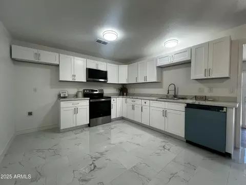 Kitchen - 344 E Jacaranda St, Mesa, AZ 85201 photo 1 of 1