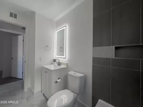 Bath - 344 E Jacaranda St, Mesa, AZ 85201 photo 2 of 3