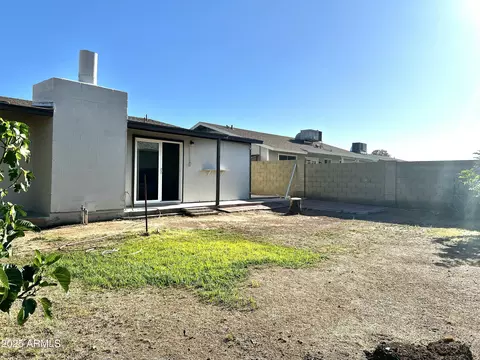 Exterior - 344 E Jacaranda St, Mesa, AZ 85201 photo 4 of 7