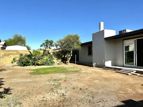 Exterior - 344 E Jacaranda St, Mesa, AZ 85201 photo 3 of 7