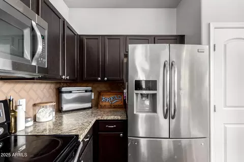 Kitchen - 1322 S Owl Dr, Gilbert, AZ 85296 photo 2 of 3
