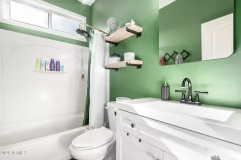 Bath - 1322 S Owl Dr, Gilbert, AZ 85296 photo 1 of 2