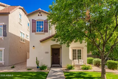 1322 S Owl Dr, Gilbert, AZ 85296