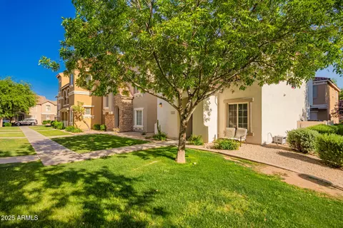 Exterior - 1322 S Owl Dr, Gilbert, AZ 85296 photo 3 of 4
