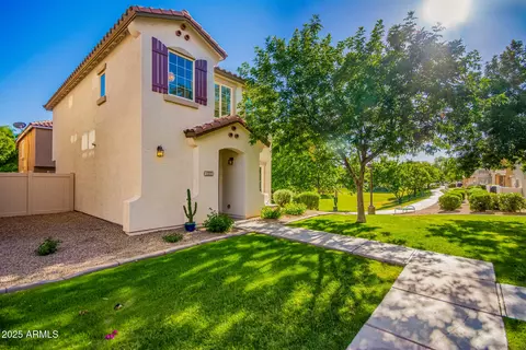 Exterior - 1322 S Owl Dr, Gilbert, AZ 85296 photo 4 of 4